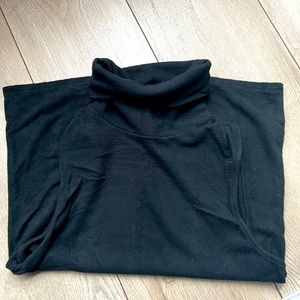 Express sleeveless turtleneck size small in black